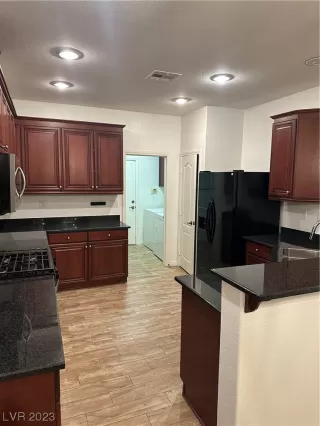 Photo #5: 2505564 Listing 