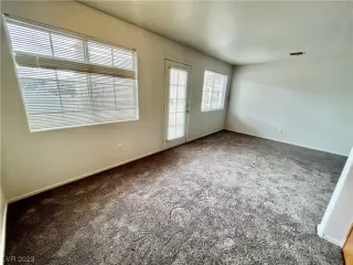 Photo #5: 2505569 Listing