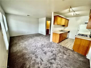 Photo #6: 2505569 Listing