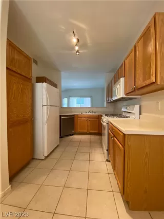 Photo #3: 2505577 Listing 