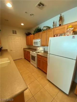 Photo #3: 2505585 Listing 