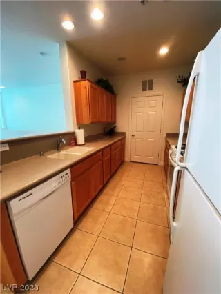 Photo #5: 2505585 Listing 