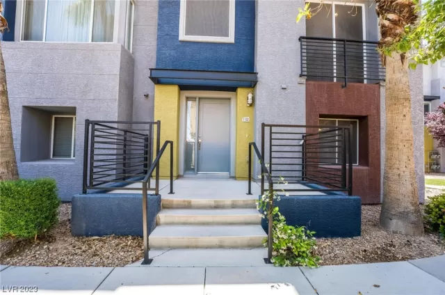 MLS: 2505589 Condo For Sale