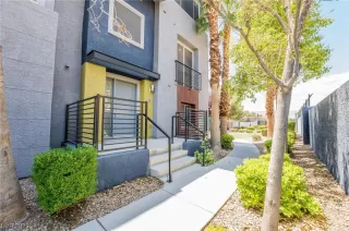 Photo #1: 2505589 Listing