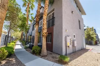 Photo #2: 2505589 Listing