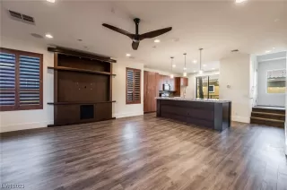 Photo #5: 2505589 Listing