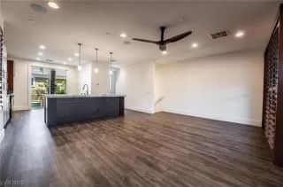 Photo #6: 2505589 Listing