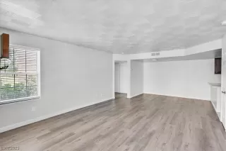 Photo #4: 2505668 Listing 