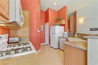 Photo #6: 2505685 Listing