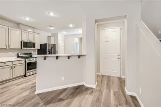 Photo #2: 2505687 Listing 