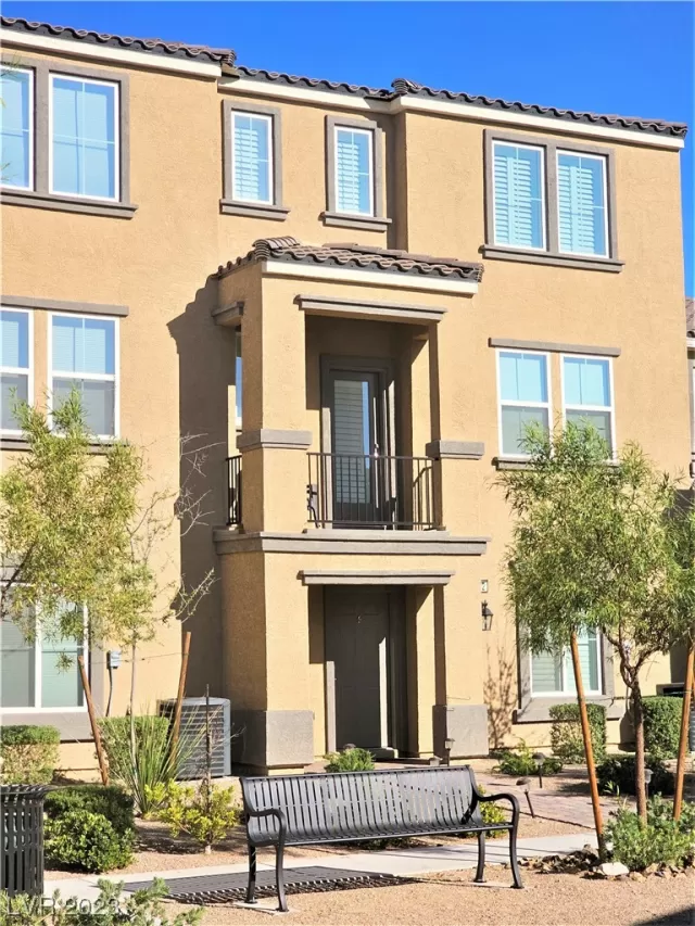 MLS: 2505695 Condo For Sale