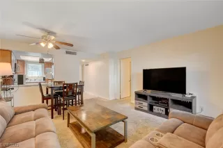Photo #6: 2505747 Listing