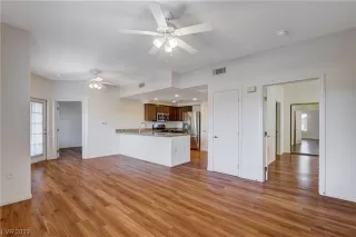 Photo #5: 2505818 Listing