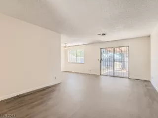 Photo #5: 2505830 Listing 