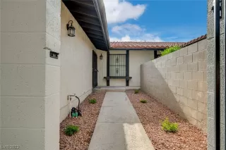 Photo #2: 2505855 Listing