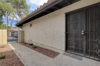 Photo #3: 2505855 Listing