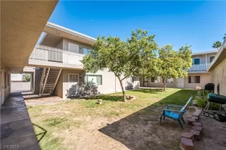 Photo #3: 2505866 Listing