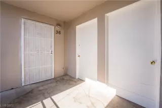 Photo #5: 2505866 Listing