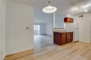 Photo #1: 2505881 Listing 