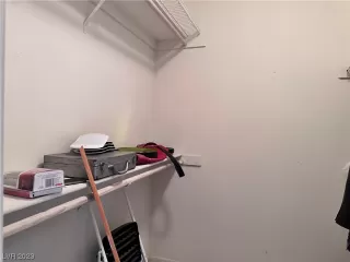 Photo #6: 2505882 Listing