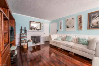 Photo #4: 2505900 Listing