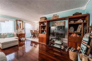 Photo #6: 2505900 Listing