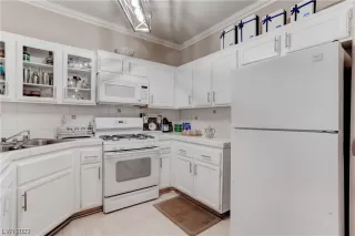 Photo #2: 2505911 Listing