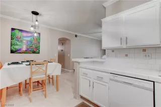 Photo #3: 2505911 Listing