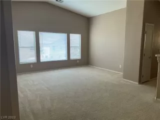 Photo #2: 2505923 Listing