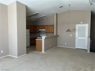 Photo #6: 2505923 Listing