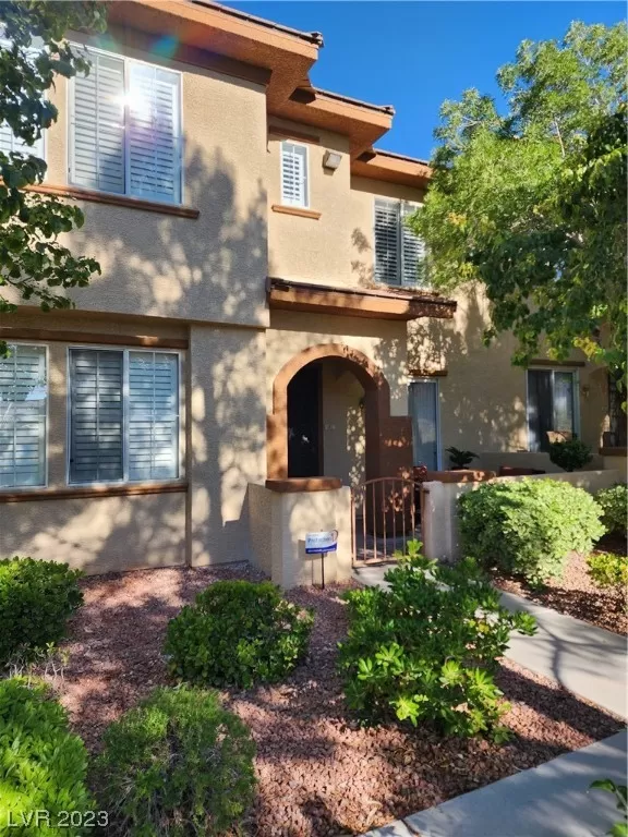 MLS: 2505946 Condo For Sale