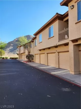 Photo #1: 2505946 Listing