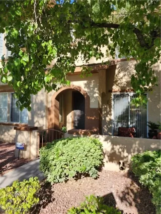 Photo #3: 2505946 Listing