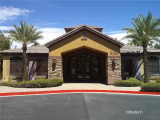 Photo #1: 2506002 Listing