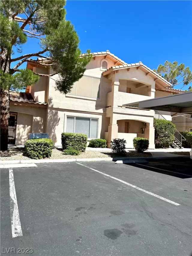 MLS: 2506024 Condo For Sale