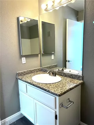 Photo #5: 2506024 Listing 