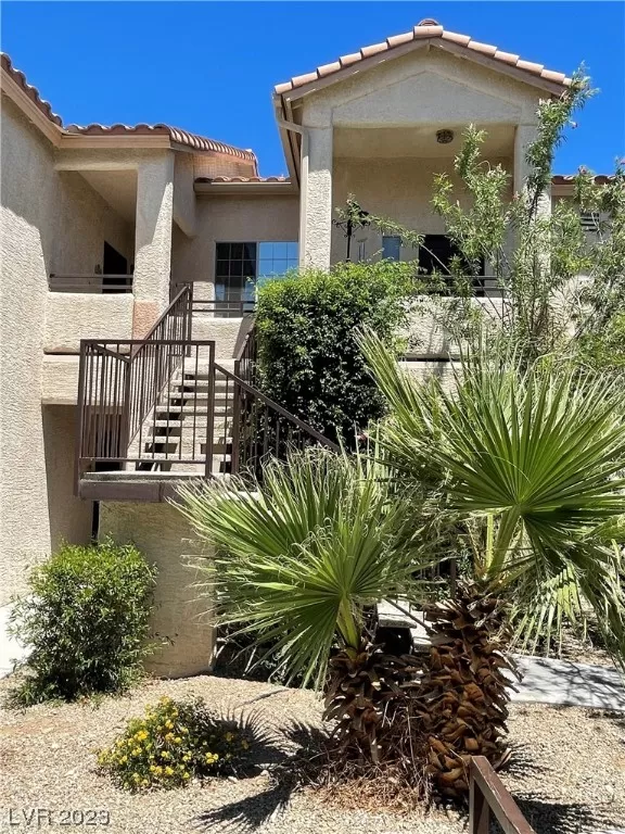 MLS: 2506026 Condo For Sale