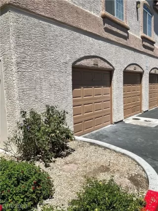 Photo #2: 2506026 Listing