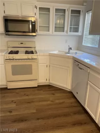 Photo #6: 2506026 Listing