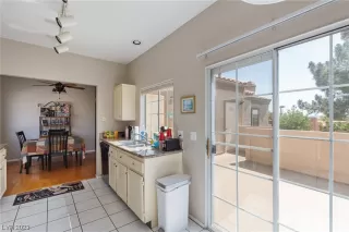 Photo #3: 2506046 Listing