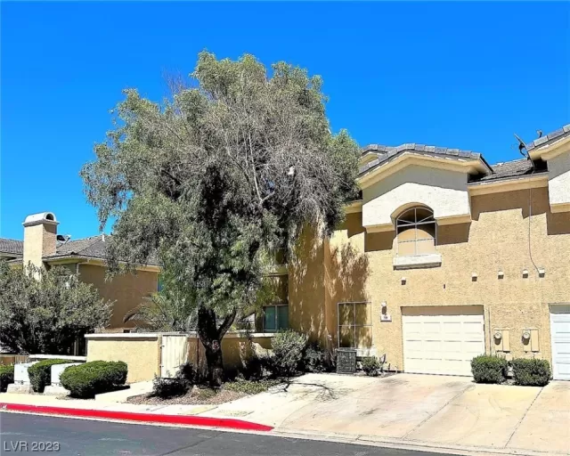 MLS: 2506049 Condo For Sale