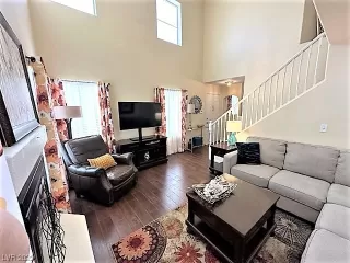 Photo #2: 2506049 Listing 