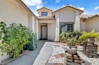 Photo #2: 2506068 Listing 