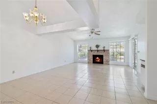 Photo #5: 2506068 Listing 