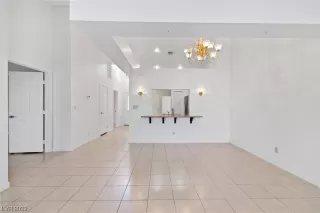 Photo #6: 2506068 Listing 