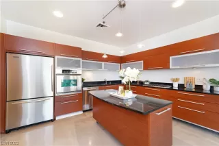 Photo #4: 2506073 Listing