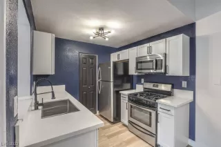 Photo #1: 2506106 Listing