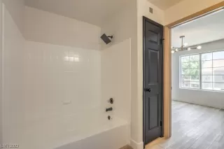 Photo #6: 2506106 Listing