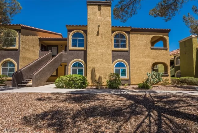 MLS: 2506132 Condo For Sale