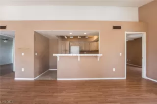 Photo #4: 2506132 Listing